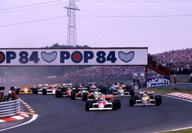 Na largada do GP da Hungria de 1988, Gugelmin conseguiu se manter em oitavo, à frente de Alain Prost (McLaren)