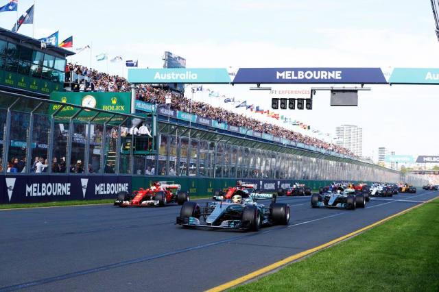 Largada do GP da Austrália de 2017, em Melbourne: Ocon alinhou seu VJM10 em 13º, e manteve sua posição