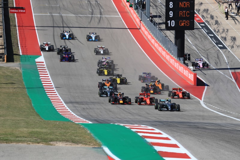 Largada do GP dos Estados Unidos de 2019, em Austin: Daniel saltou de nono para sexto